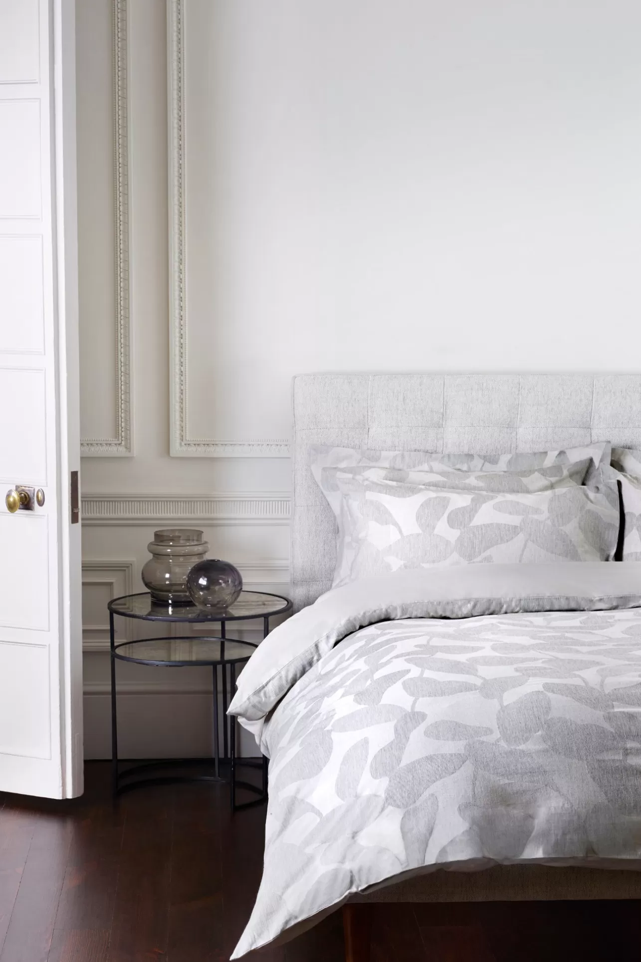 Cheap Abstract Leaf Jacquard Duvet Set Women Bedding